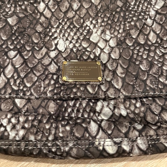 Marc Jacobs Adjustable Strap Animal Print Crossbody Handbag - Picture 11 of 15